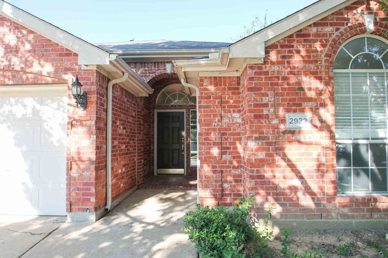 2932 Dover Dr - Photo 2 of 29