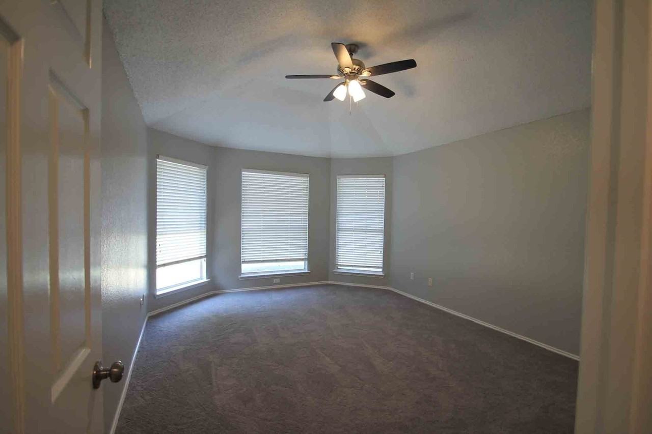 2932 Dover Dr - Photo 6 of 29
