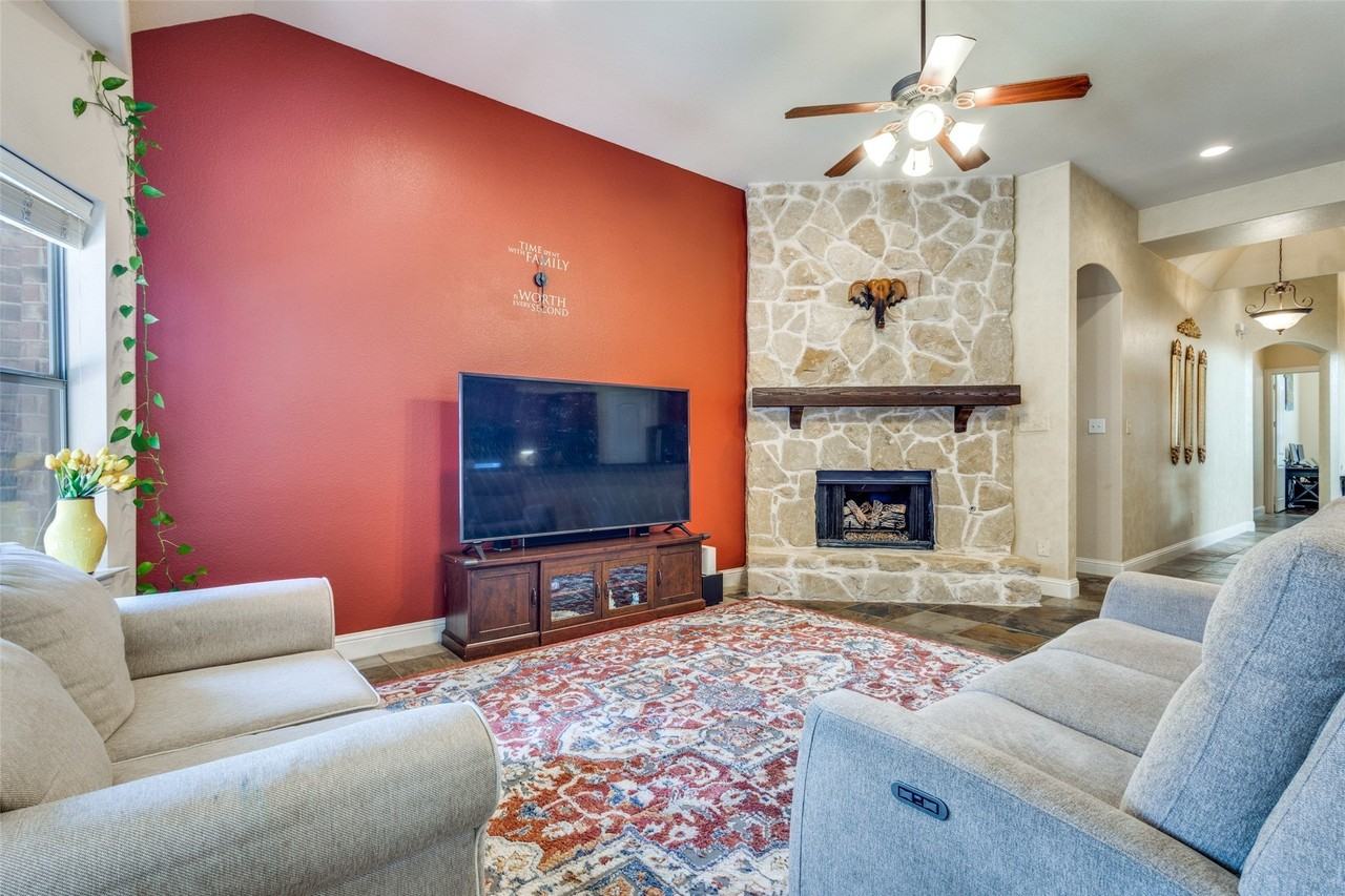 4654 Phillip Dr - Photo 7 of 22
