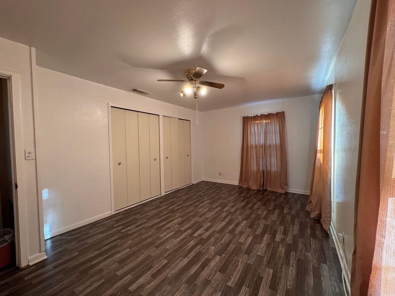702 4th St - Photo 5 of 10