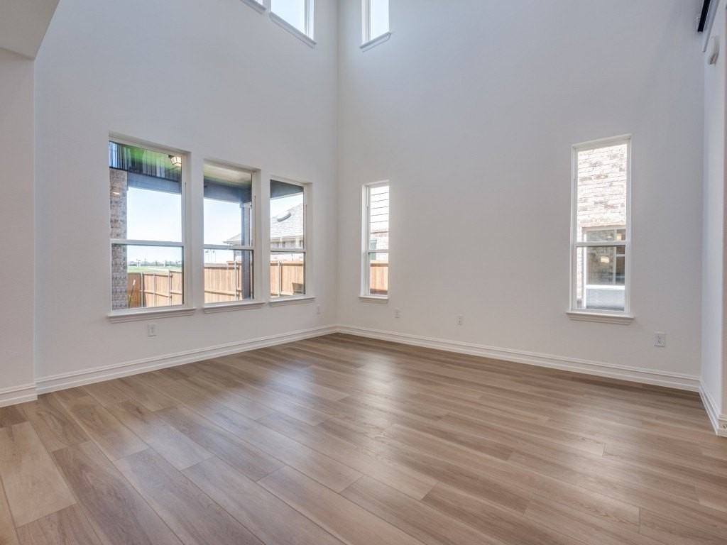 1204 Corleone Ln - Photo 3 of 21