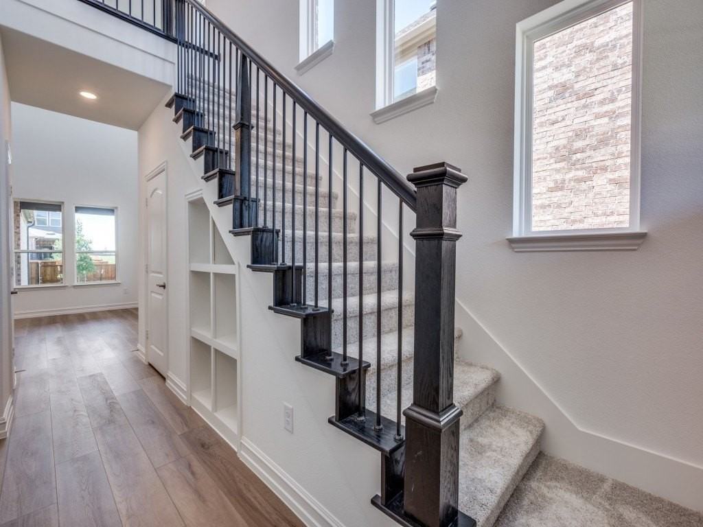 1204 Corleone Ln - Photo 4 of 21