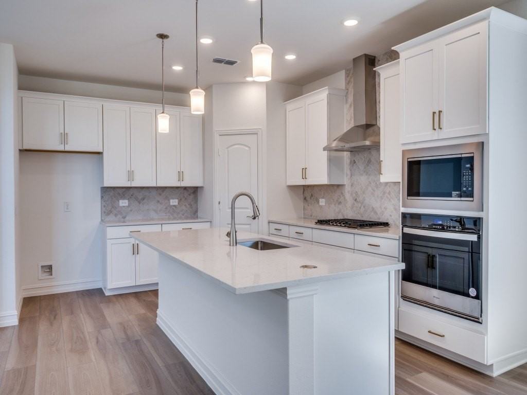 1204 Corleone Ln - Photo 5 of 21