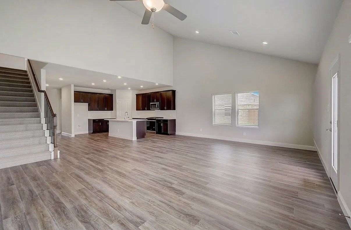 410 Stagg St - Photo 2 of 21