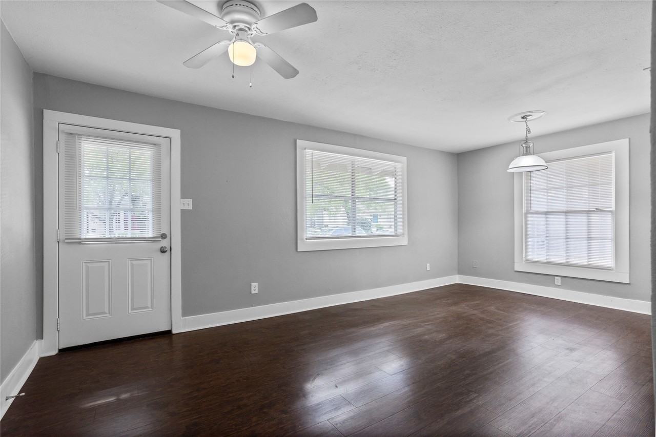 1903 Washington Ave - Photo 4 of 16