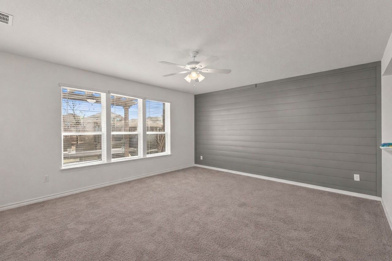 2800 Weston Rd - Photo 5 of 36