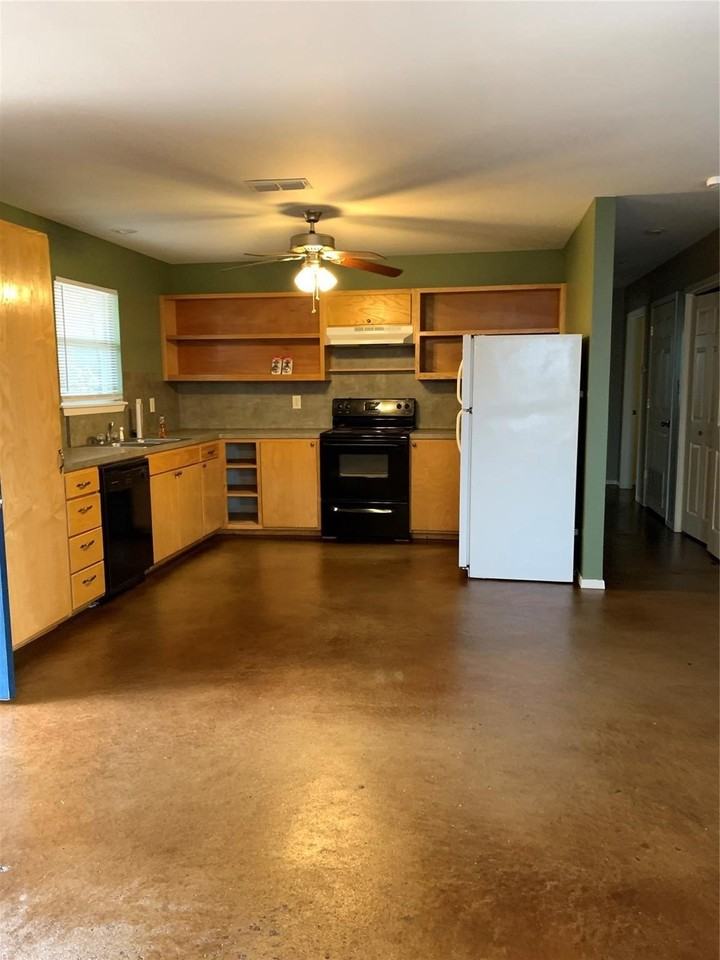 258 Private Road 7422 - Photo 7 of 27