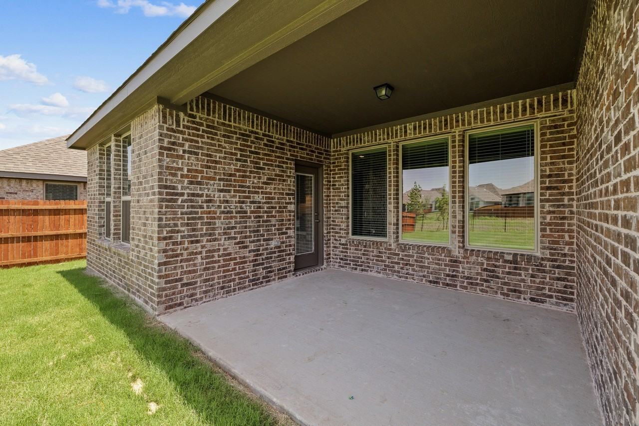1216 Blanco Trl - Photo 7 of 40