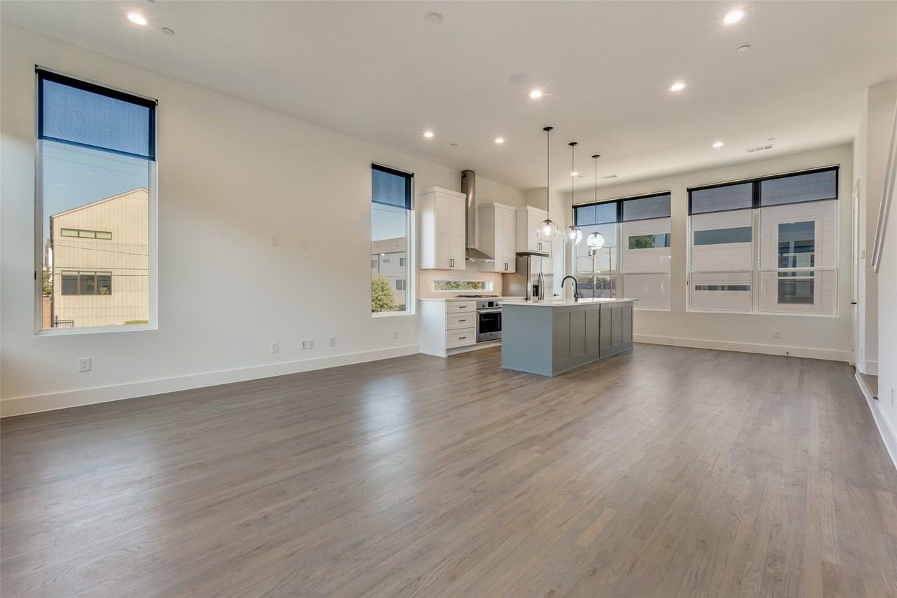 4718 Bryan St #204 - Photo 3 of 12