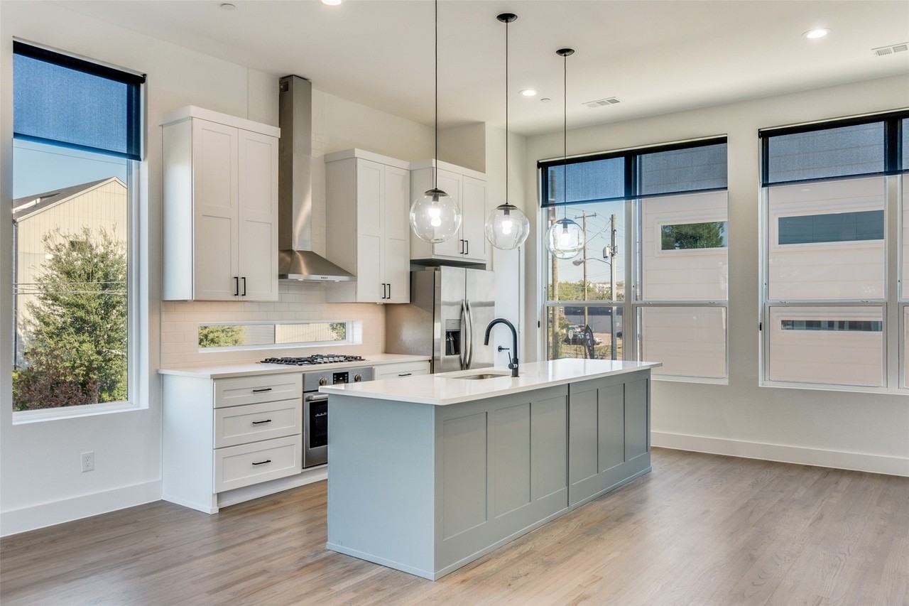 4718 Bryan St #204 - Photo 4 of 12