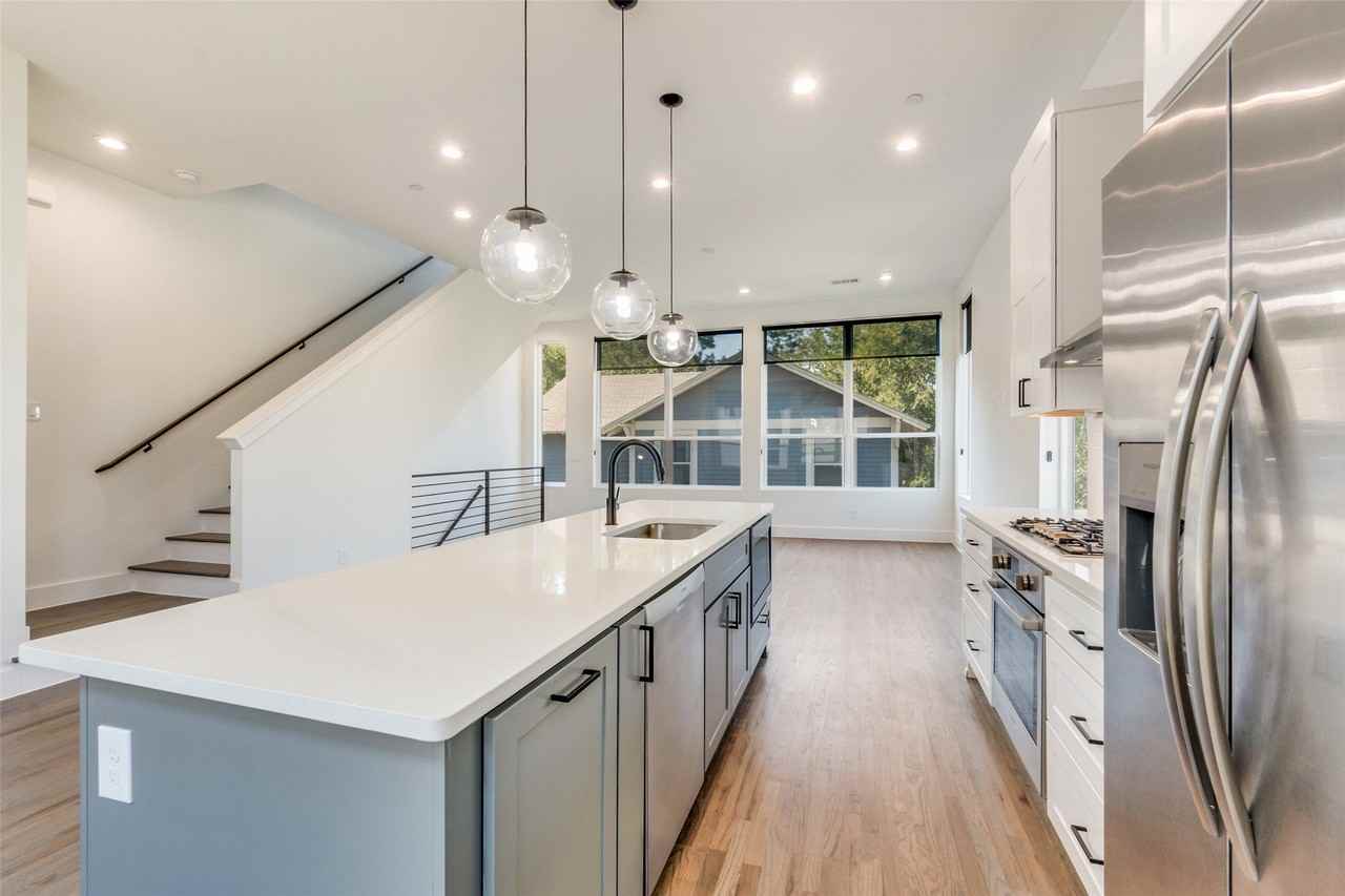 4718 Bryan St #204 - Photo 5 of 12