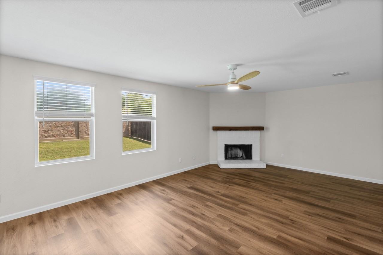 2140 Hacienda Ct - Photo 2 of 25