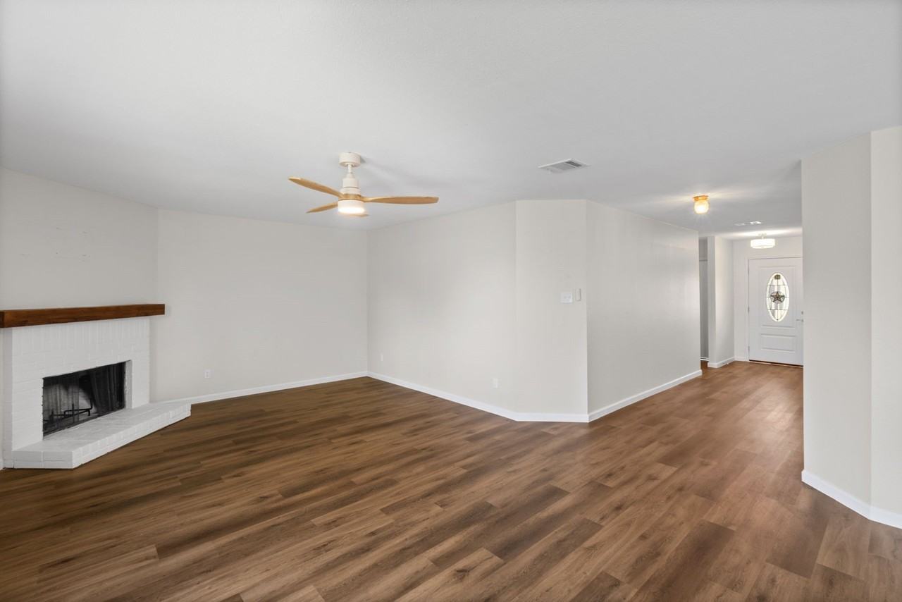 2140 Hacienda Ct - Photo 3 of 25