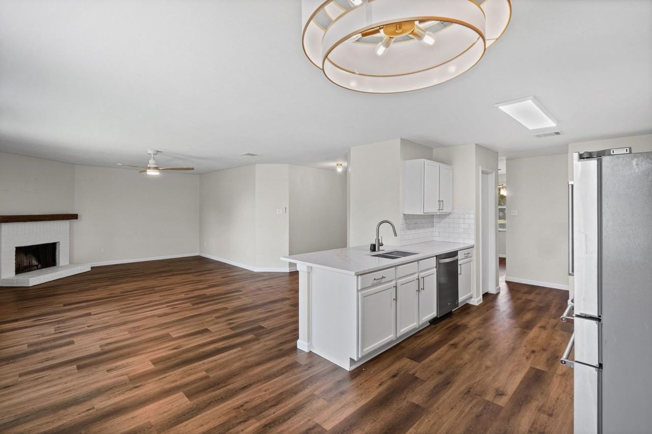 2140 Hacienda Ct - Photo 4 of 25