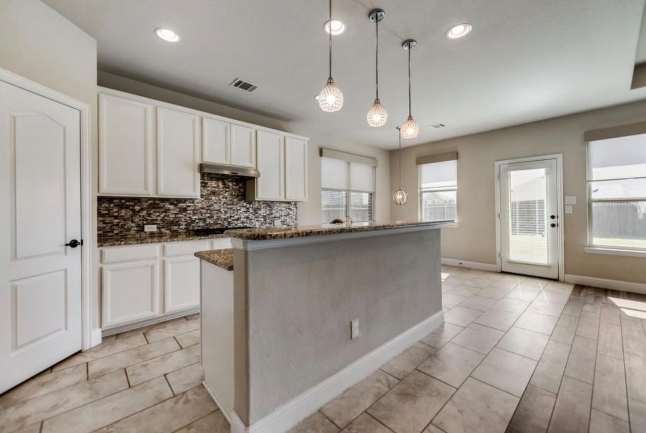 3716 Cameroon Ln - Photo 6 of 23