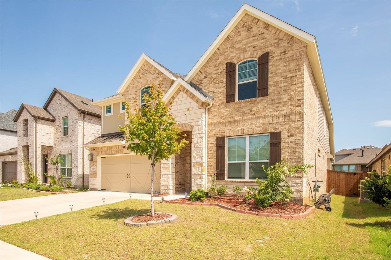 1217 Rosebay Dr - Photo 3 of 34