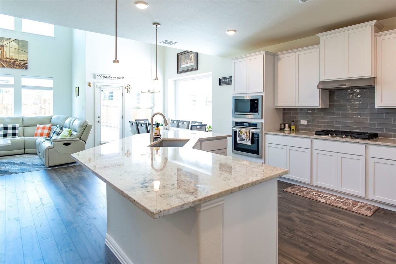 1217 Rosebay Dr - Photo 6 of 34