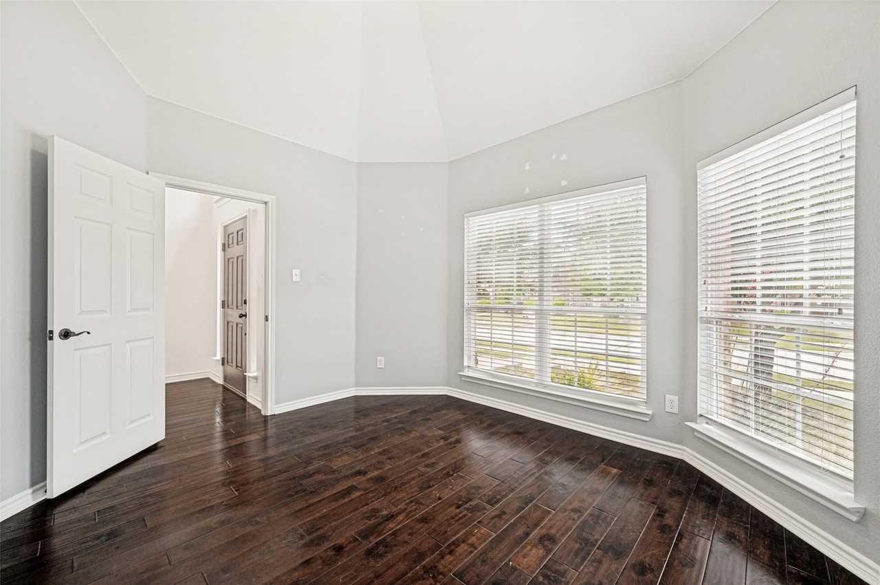 13075 Janet Dr - Photo 3 of 30