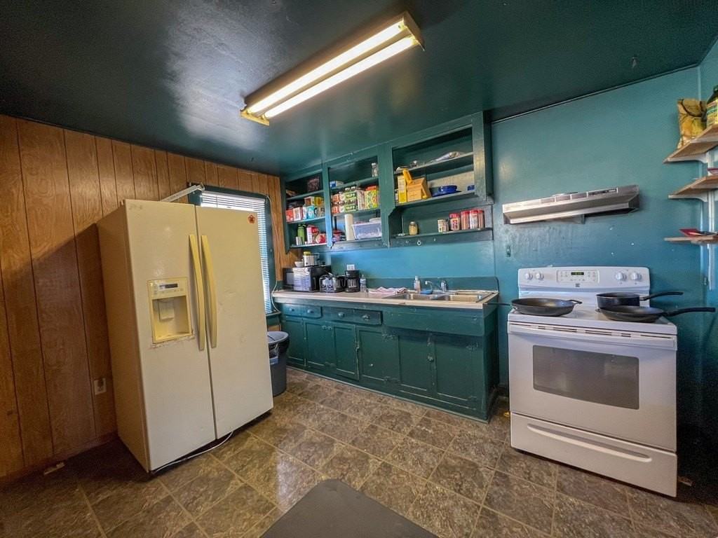2500 W Highway 90 - Photo 3 of 12
