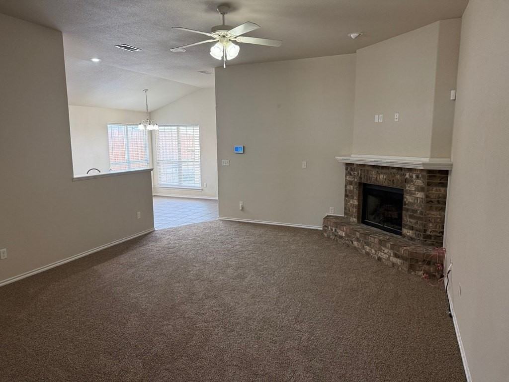 660 Duke Ave - Photo 2 of 15