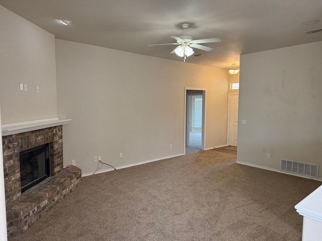 660 Duke Ave - Photo 3 of 15