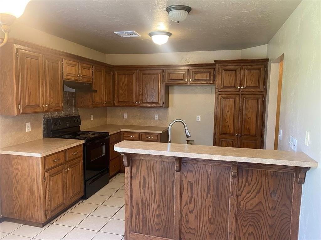 1026 Dustin Dr - Photo 3 of 15