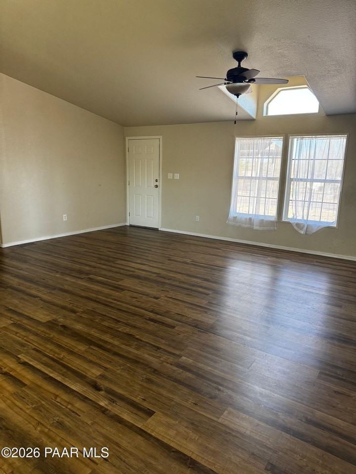 2035 N Road 4 1/2 - Photo 5 of 7