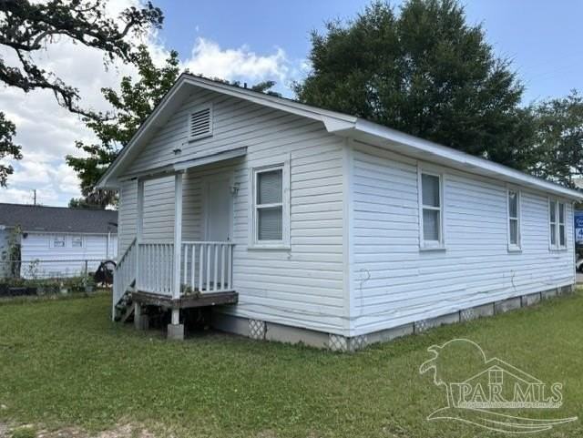 2709 N Davis Hwy - Photo 2 of 11