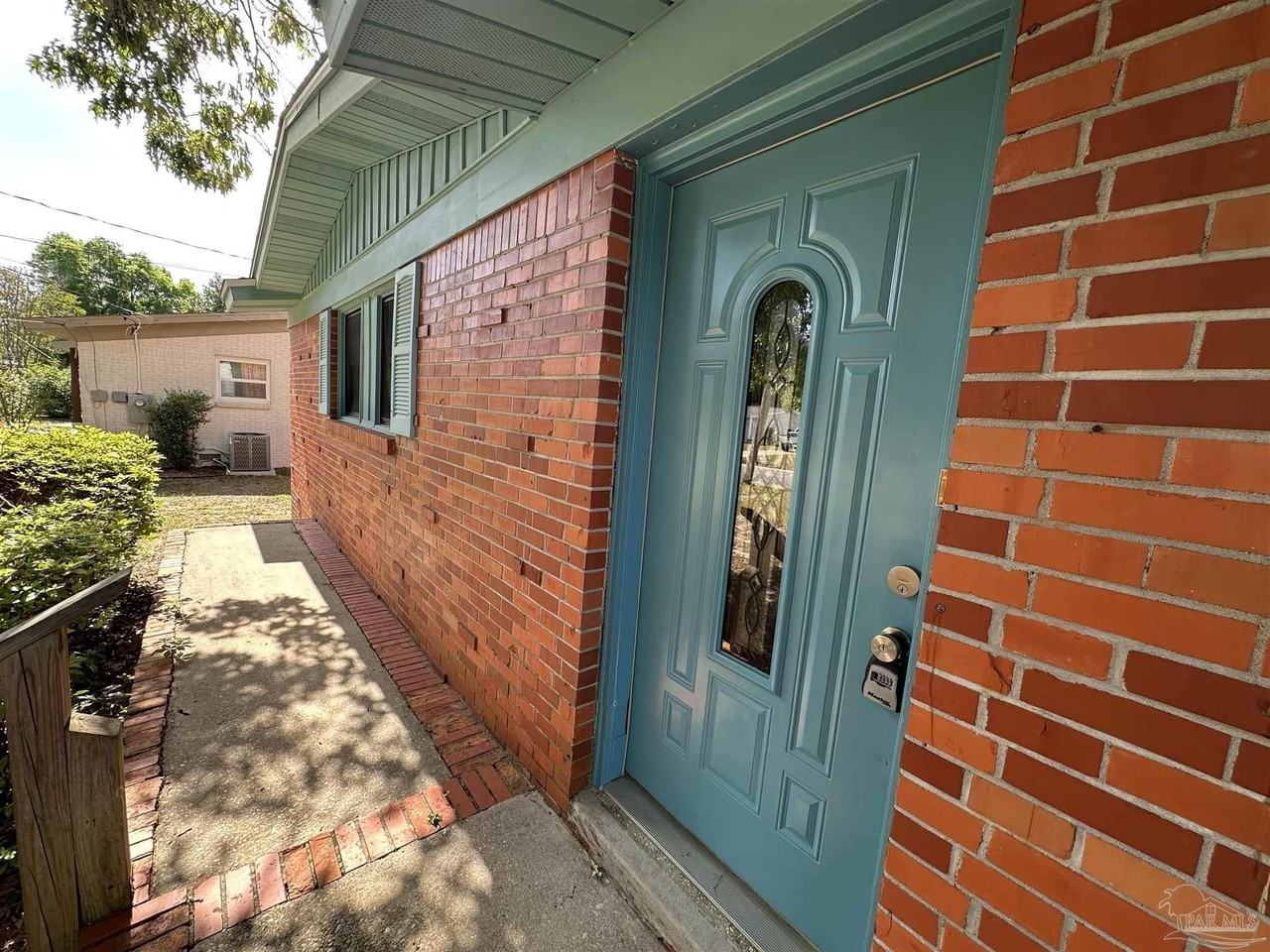 3801 Forest Glen Dr - Photo 2 of 13