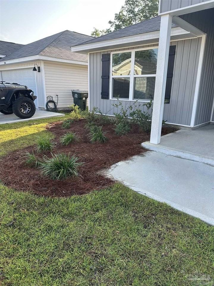 2348 Kirkwood Dr - Photo 2 of 16
