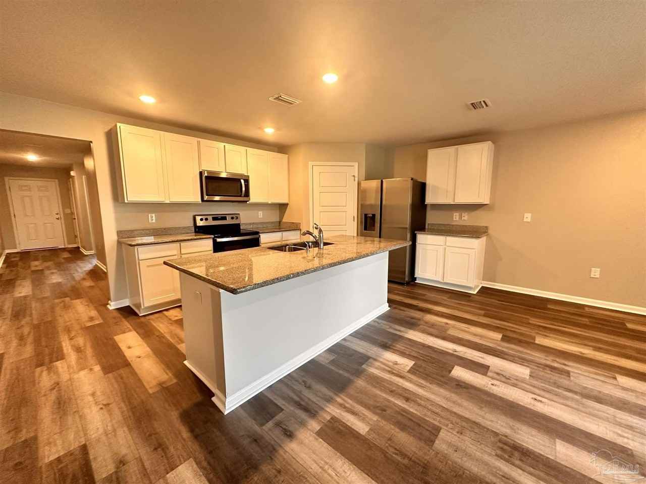 2348 Kirkwood Dr - Photo 4 of 16