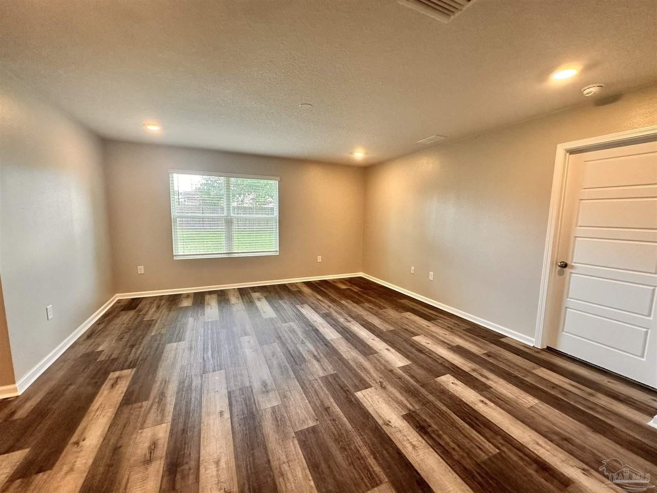 2348 Kirkwood Dr - Photo 5 of 16