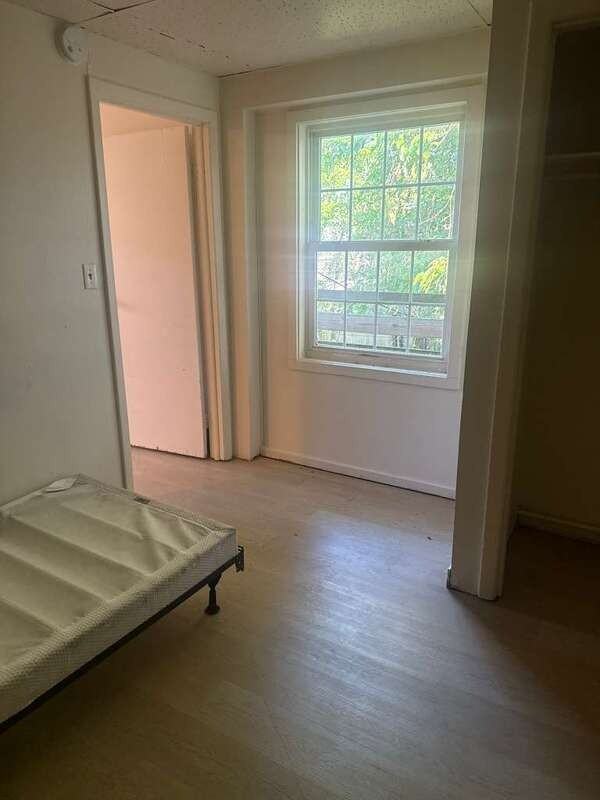 520 Hamilton St - Photo 4 of 8