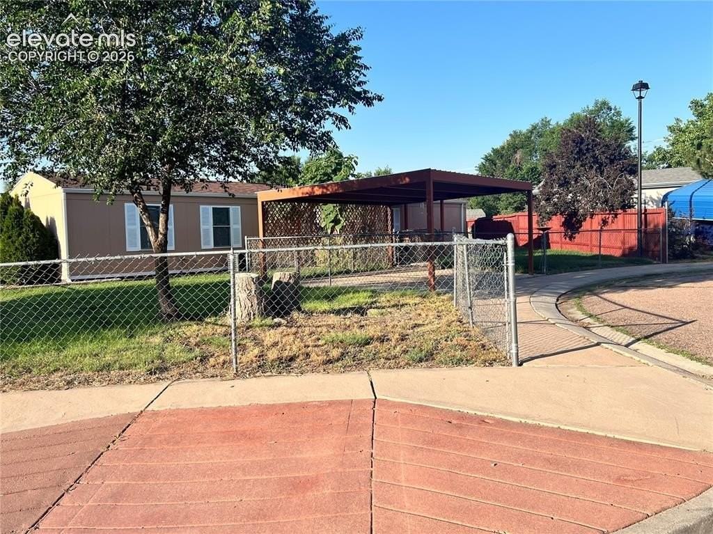933 Desert Cir - Photo 2 of 2