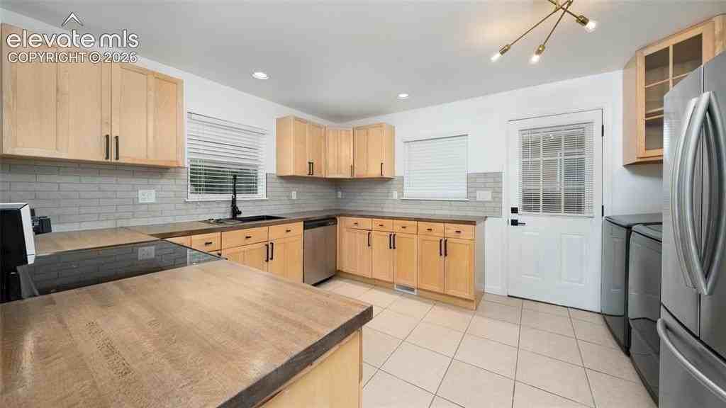 1825 W Kiowa St - Photo 5 of 12