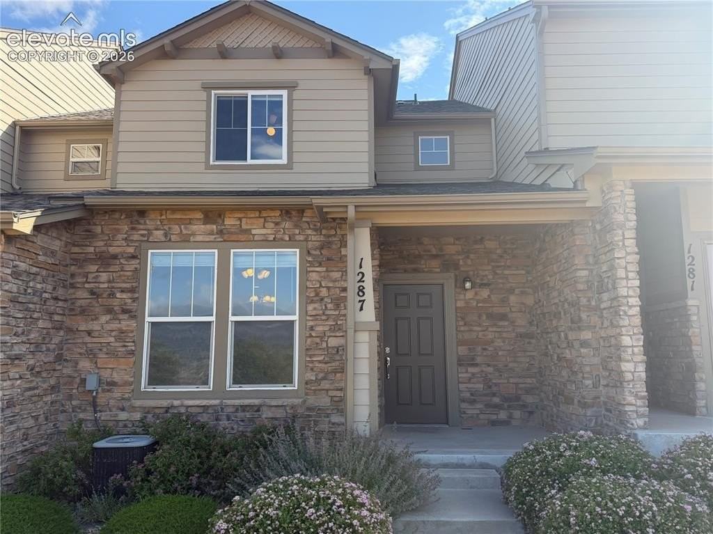 1287 Walters Pt - Photo 2 of 25