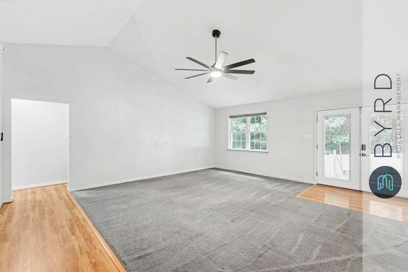 19218 Brevard Dr - Photo 5 of 40