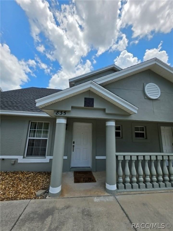 835 N Rembrandt Way - Photo 2 of 21