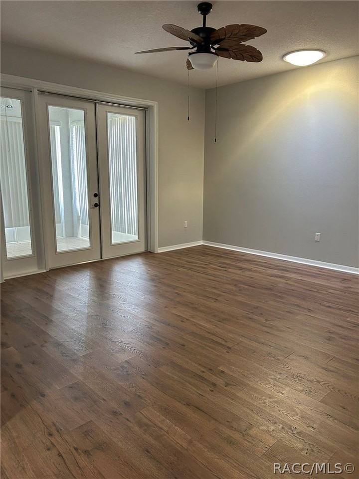 6821 E Queensbury Ln - Photo 6 of 24