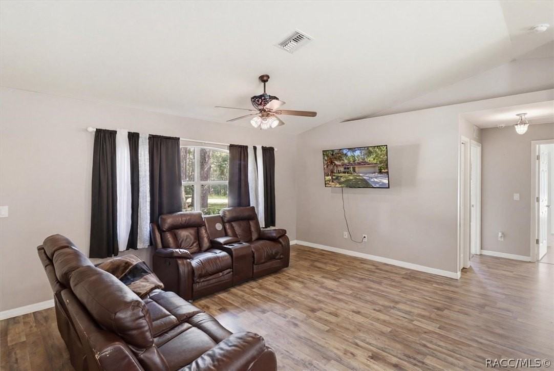 3220 E Rogers St - Photo 5 of 22