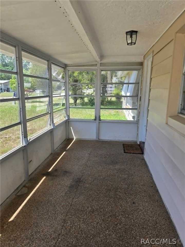 45 S Monroe St - Photo 3 of 21