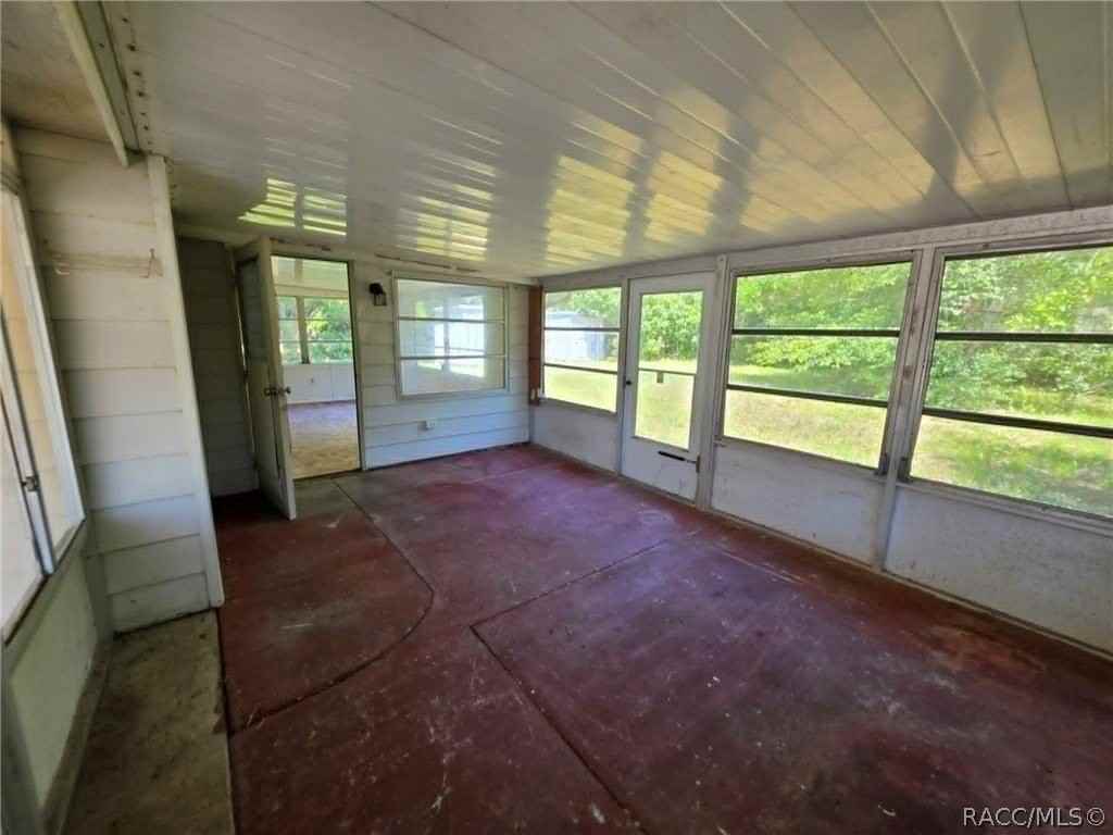 45 S Monroe St - Photo 4 of 21