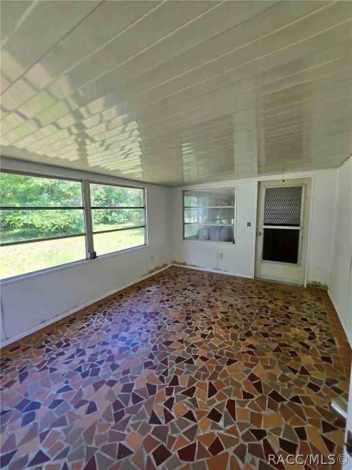 45 S Monroe St - Photo 7 of 21