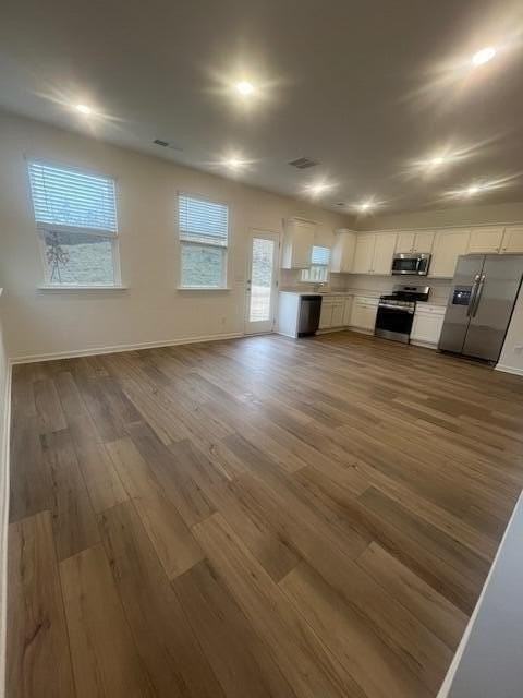 5030 Highwood Drive NE - Photo 4 of 19