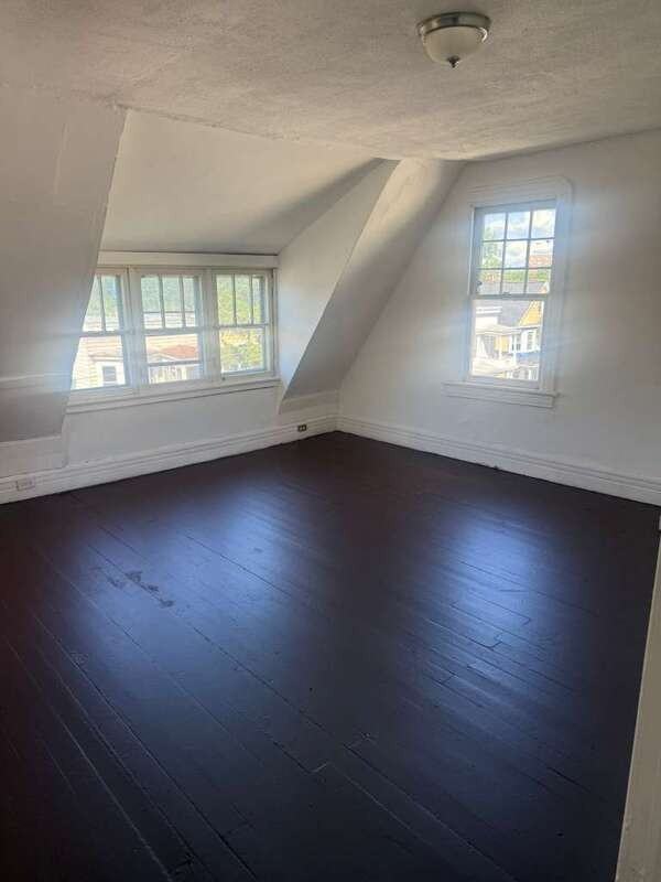 476 Hudson Ave - Photo 4 of 18