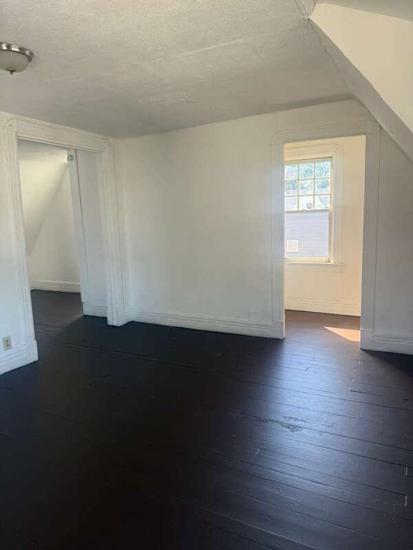 476 Hudson Ave - Photo 5 of 18