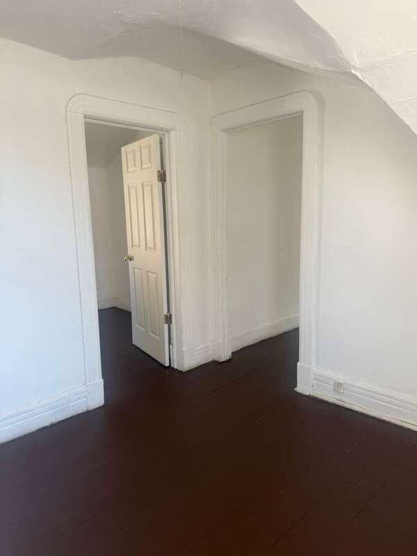 476 Hudson Ave - Photo 6 of 18
