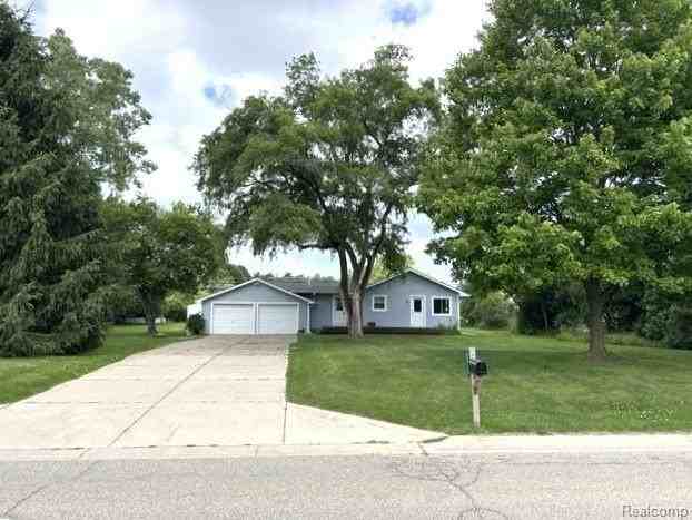 8475 Bridge Lake Rd - Photo 2 of 31