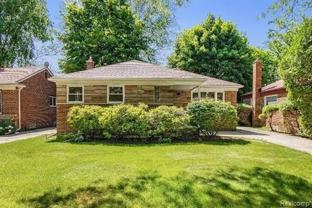 21905 Sussex St - Photo 1 of 1