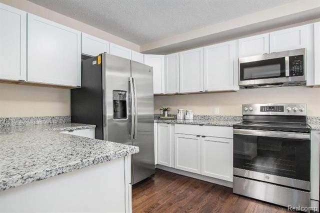 21905 Sussex St - Photo 6 of 16